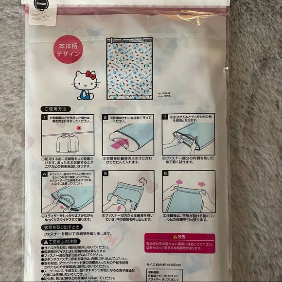 ♥️ Bundle of Hello Kitty Travel Seal Apparel Bags - Picture 6 of 6